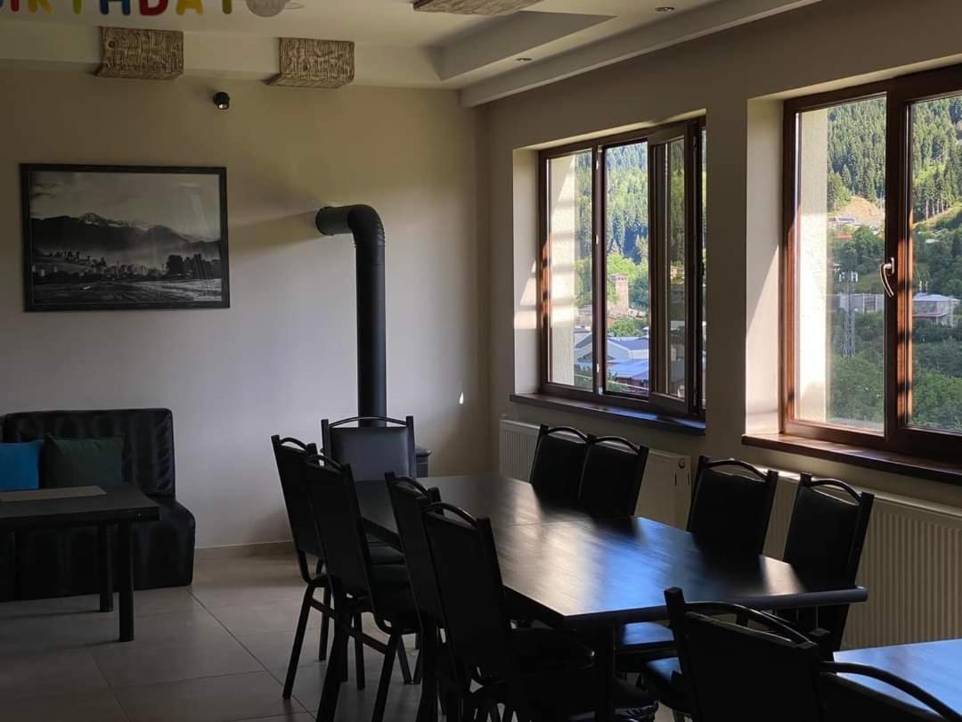 Roza'S Guest House Mestia Exterior foto
